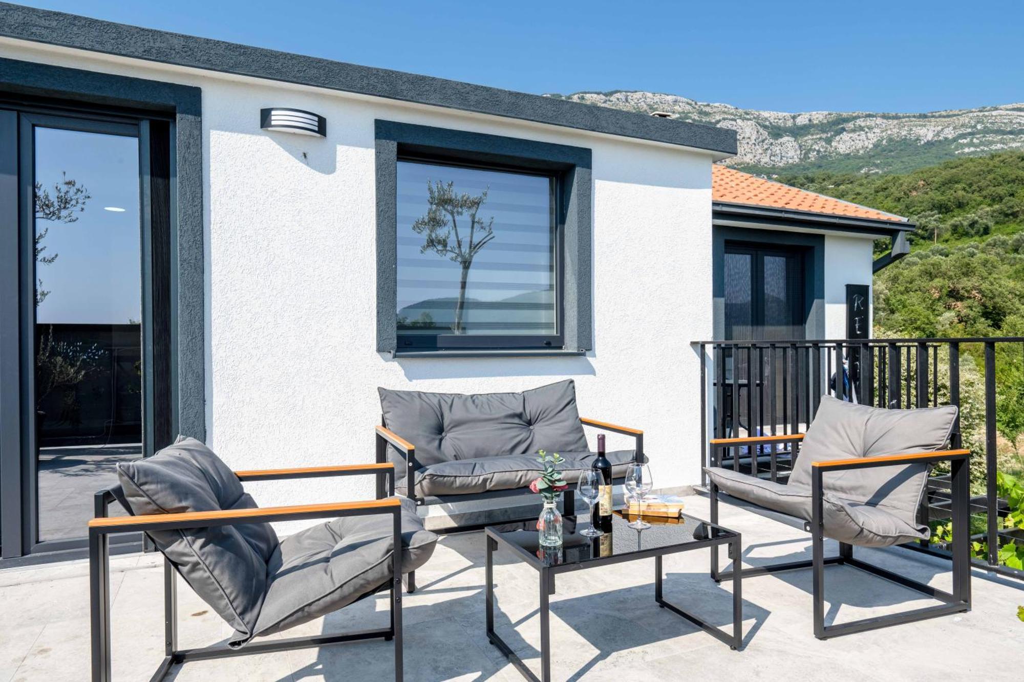 Sumice Inn Petrovac Екстериор снимка