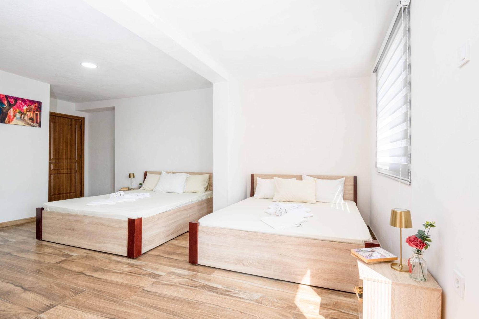 Sumice Inn Petrovac Екстериор снимка