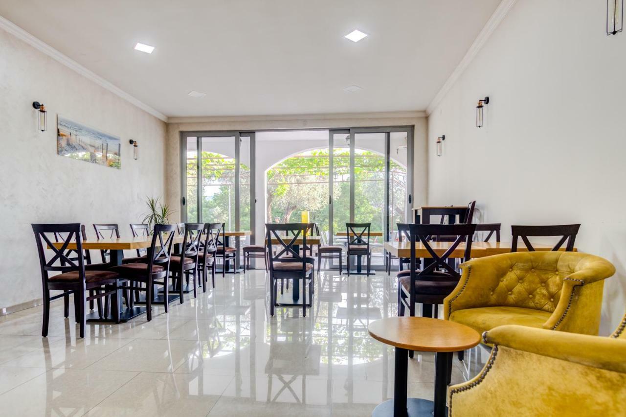Sumice Inn Petrovac Екстериор снимка