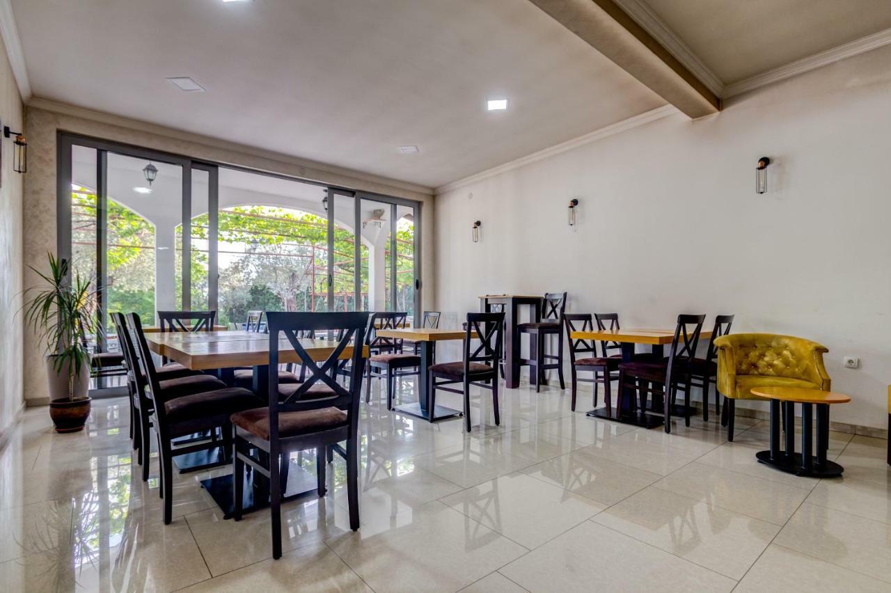 Sumice Inn Petrovac Екстериор снимка